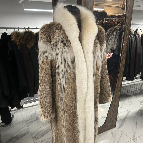 LYNX - with Pearl FOX trim, (American Lynx) size medium normally 12900 now 2995 - Picture 1 of 4